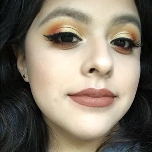 Meet your Posher, Dalia